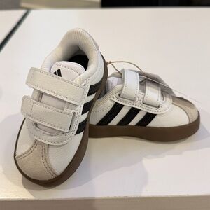 Adidas Infant Sneakers in White and Brown size 4K